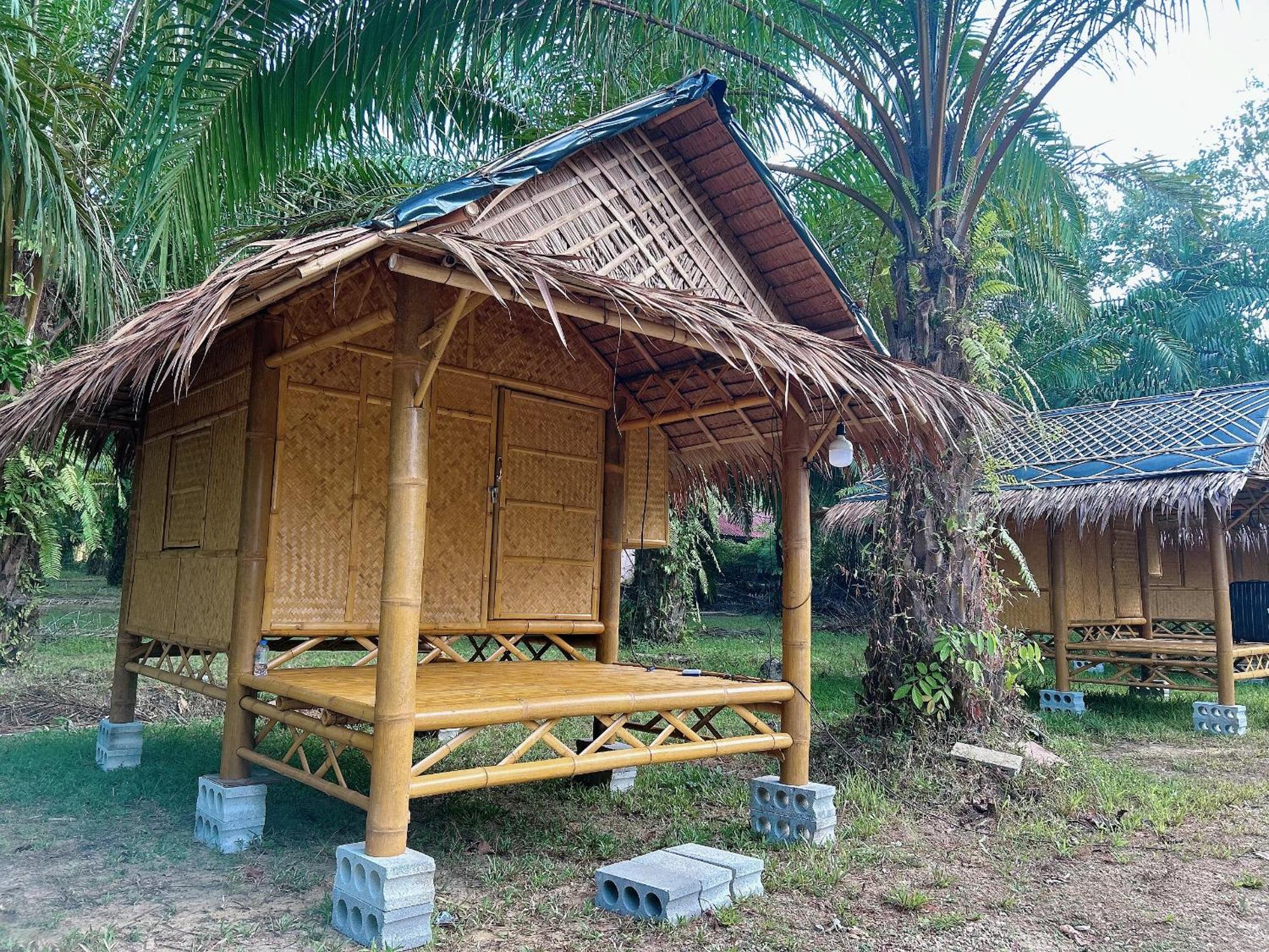 Отель Khaosok August Freedom Camp Khao Sok National Park Экстерьер фото