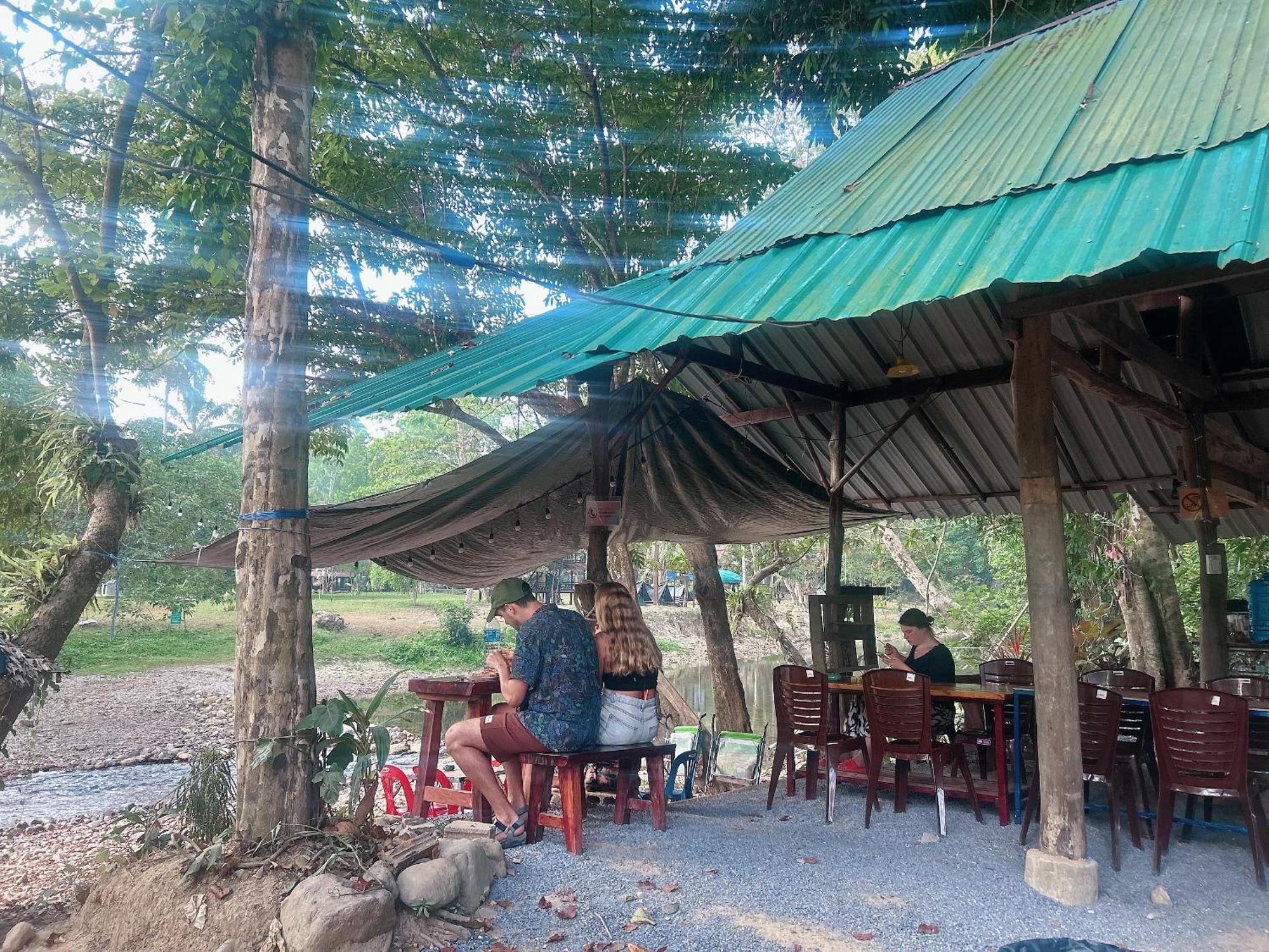 Отель Khaosok August Freedom Camp Khao Sok National Park Экстерьер фото